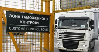 Товары без маркировки и документов: Россия открыла упрощенный въезд для более 3 тысяч фур из Казахстана