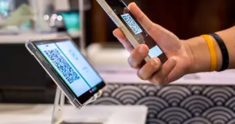 Казахстанцы смогут платить за границей по единому QR-коду