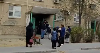 Подъезд окутал дым: жильцов эвакуировали в Актау