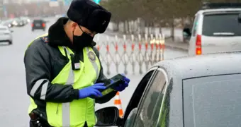 Казахстанцы обязаны пересдавать ПДД после серьезных нарушений: какие случаи требуют экзамена