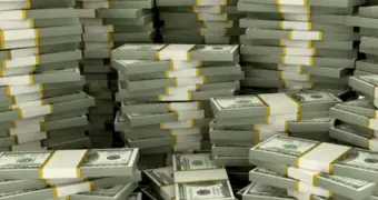 Из Нацфонда в декабре продадут $500 млн — что это значит для тенге, зарплат, цен и сбережений казахстанцев