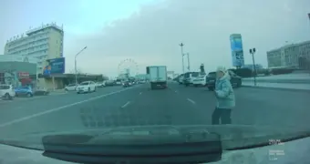 Водители Актау просят родителей научить детей безопасно переходить дорогу