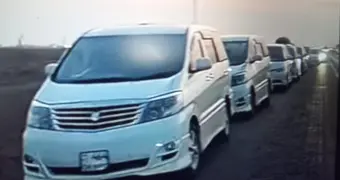 «Каждое утро - проверка, каждый день - штраф»: водители заблокировали трассу в Атырау (видео)