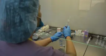 Жители Актау смогут бесплатно сдать кровь и получить психосоциальную консультацию по ВИЧ