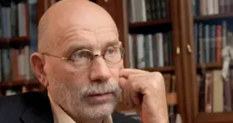 Борис Акунин приговорён к 15 годам лишения свободы