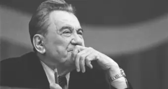 Галстук Динмухамеда Кунаева и коньки Дениса Тена нашли новых хозяев за миллионы