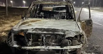 В Актау по дороге в аэропорт сгорел Lexus