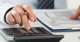 Зачем банки поднимают ставки по депозитам и что действительно происходит с деньгами казахстанцев