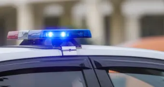 В школе Петербурга ученик ударил учительницу ножом в спину