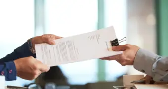 Работодателей в Казахстане заставят брать временных работников в постоянный штат: новые правила