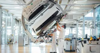 Прощание с легендой: Volkswagen впервые за 88 лет закрыл автозавод в Германии