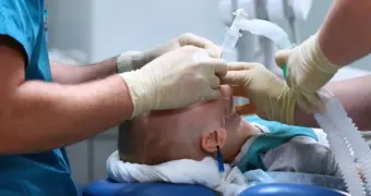 Смертельный совет TikTok: школьник напился собственной крови и попал в больницу