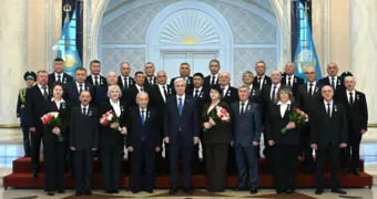 Глава государства наградил мангистауских энергетиков