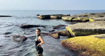 Они сумасшедшие? Почему жители Актау купаются в холодном море и насколько это полезно