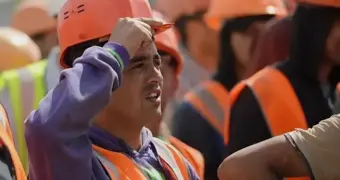 Кто и в каком количестве сможет работать в Казахстане с 2026 года: новые правила для иностранцев