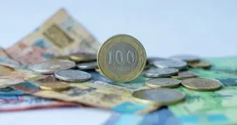 Возвращение налички: рекордный рост популярности «бумажных денег» зафиксирован в Казахстане