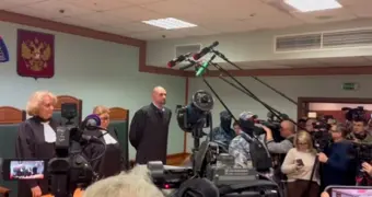 Суд обязал Ларису Долину освободить жилье