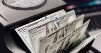 Казахстанцы ринулись за долларами перед 2026 годом - рекордные покупки бьют все прогнозы