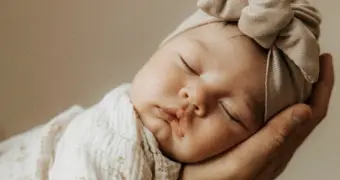 Мэр мегаполиса призвал горожан «сидеть дома и делать детей»