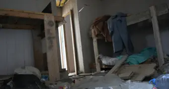 Разгромленный контейнер в центре микрорайона пугает жителей в Актау