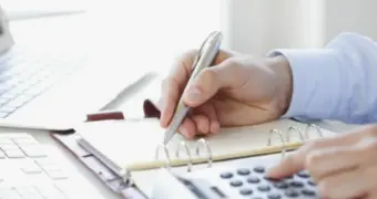 Казахстанцам больше не придётся заполнять декларации: налоговая берёт калькулятор в свои руки