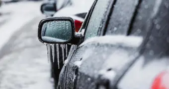 Участок трассы от Атырауской области до села в Мангистау закрыли из-за непогоды