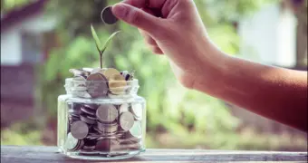 Копить или тратить? Казахстанцам раскрыли новый способ сохранить деньги