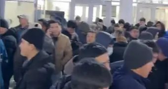 Очереди в спецЦОНе сняли на видео в Актау