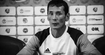 Скончался легендарный футболист сборной Казахстана Марат Есмуратов