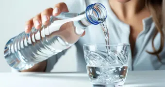 Сколько воды на самом деле нужно пить: ученые назвали реальные цифры