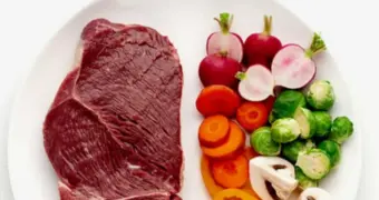 У кого больше шансов дожить до 100 лет — мясоедов или вегетарианцев?