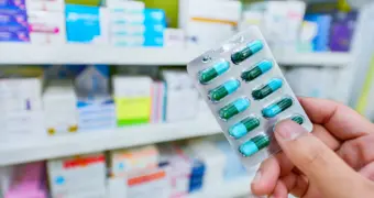 Аптеки в Казахстане остановили закуп медикаментов: причины и последствия