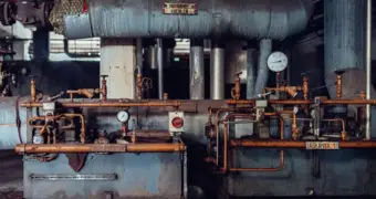 Работников из Казахстана нашли мёртвыми на заводе в России