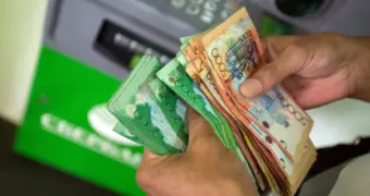 Что происходит с наличными в Казахстане и почему банки стали проверять каждую крупную сумму