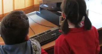 В одном из районов Мангистау детей перевели на онлайн-обучение