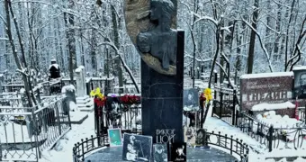 Поклонница Цоя умерла на могиле рок-музыканта