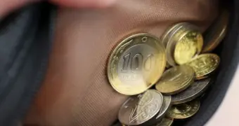 Рост зарплат не спасает от инфляции: реальные доходы казахстанцев упали на 1,5–2% — Нацбанк