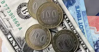 Нацбанк высказался о возможном падении тенге до 1500 за доллар