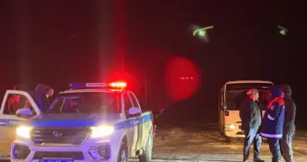 Полиция раздает горячий чай: в Мангистау из-за непогоды закрыты все трассы