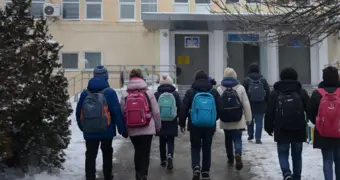 Мороз не помеха: школьников вернули за парты в Актау