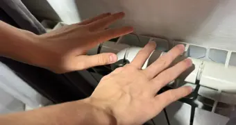 Тепла нет, дом рушится: жители 3 микрорайона Актау бьют тревогу