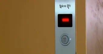 Лифт с пассажиркой рухнул с восьмого этажа в Шымкенте