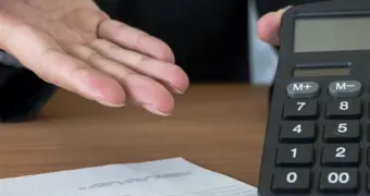 Банки больше не смогут заставлять платить: новые правила кредитов в Казахстане