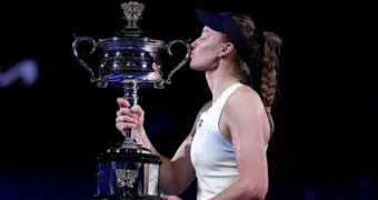 Исторический чек: стало известно, сколько заработала Елена Рыбакина за победу на Australian Open