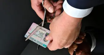 Названы нарушения в Казахстане, за которые лишают водительских прав навсегда: полный список
