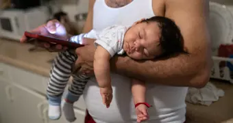 Декрет в Казахстане стал «мужским»: отцов приравняли к матерям при начислении пенсии