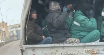 В Актау оштрафовали водителя за нарушение правил перевозки людей