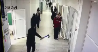Подросток с топором бегал по коридорам школы в Кульсары (видео)