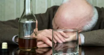 Как по внешнему виду определить алкоголика, рассказал врач