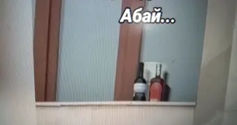 «Прокуроры тоже люди?» — бутылки из-под алкоголя на окне прокуратуры в Семее взорвали соцсети (видео)